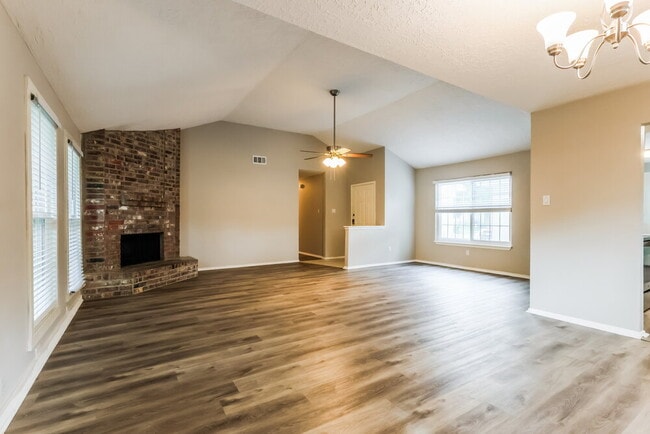 Photo - 4703 Owens Creek Ln