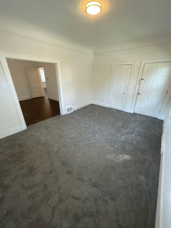 2 Bedroom 1 Bathroom Multi-Family Home in Allen Park- 1st Floor Flat