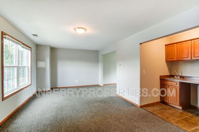 Photo - 1103 N Byrne Rd