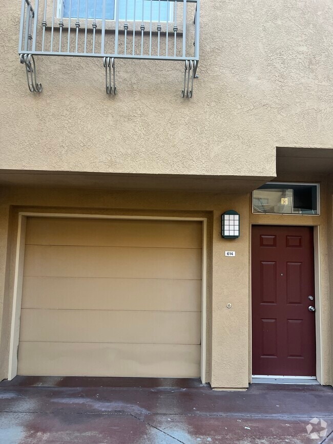 Building Photo - 1690 Civic Center Dr Rental