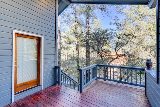 Photo - Spacious 3 Bed, 3 Bath Home in Hidden Valley Ranch!