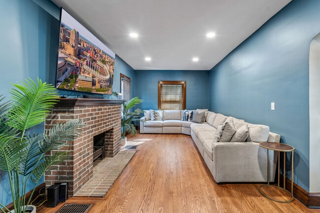 Photo - 1818 Frazer Ave NW