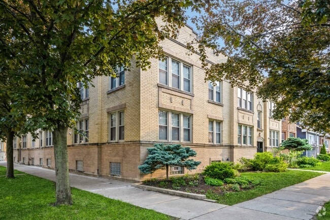 Building Photo - 3248 N Linder Ave Unit 3C Rental