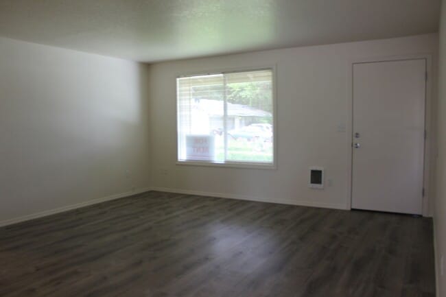 Photo - 3 Bed 2 Bath Hillsboro Ranch