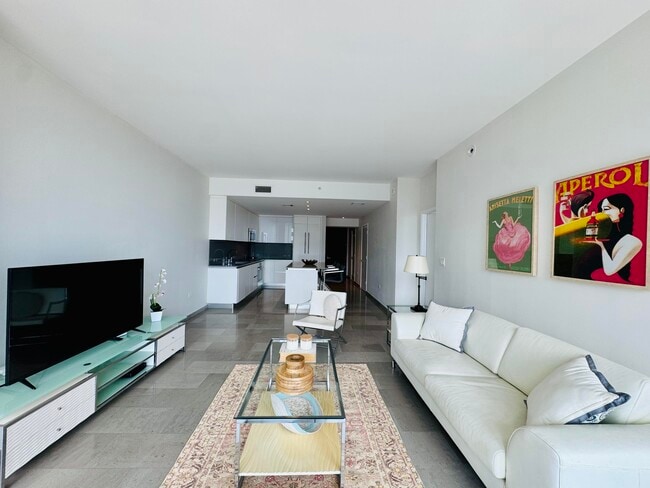 Photo - 88 SW 7th St Unidad 1606