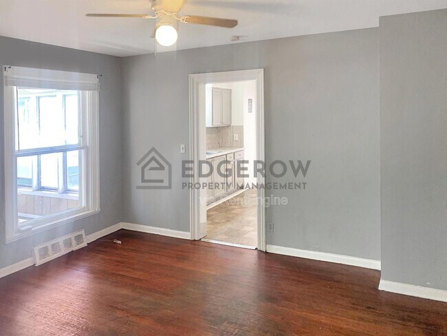 Photo - 731 Turner Ave NW