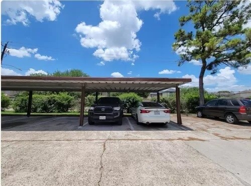 car port - 6321 Cattails Ln