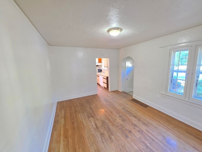 Photo - 1854 S Williams St