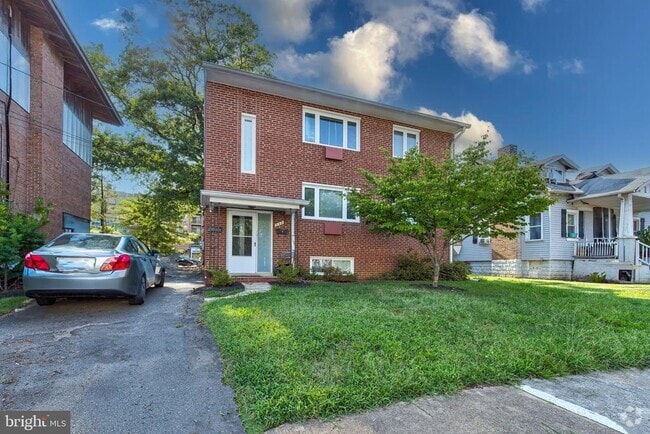 Building Photo - 926 N Edgewood St Rental