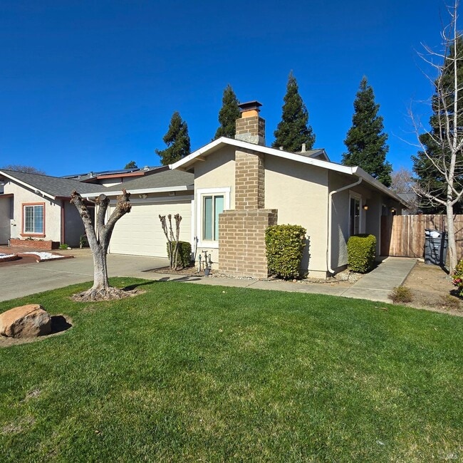 Photo - 2031 California Dr