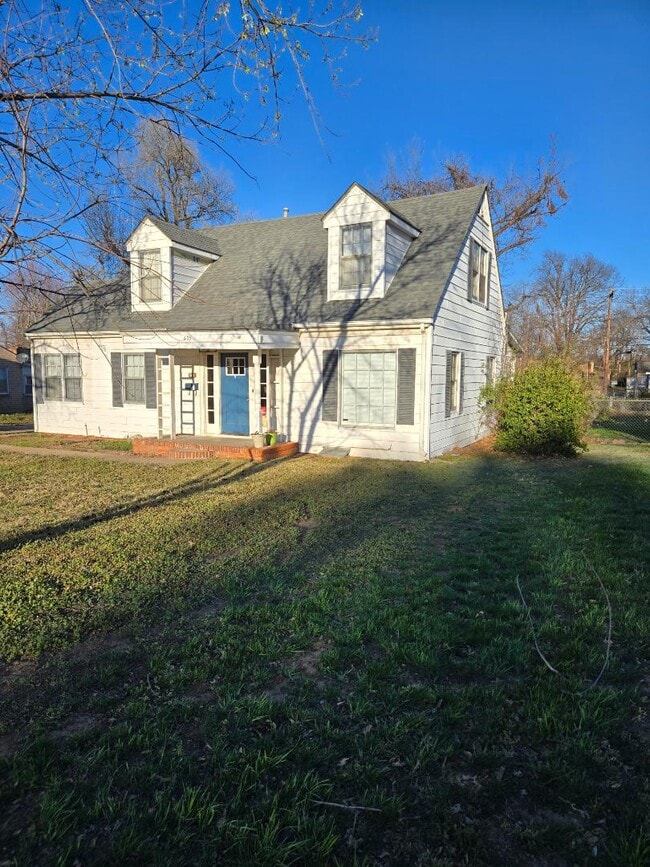 Photo - 405 N 11th St