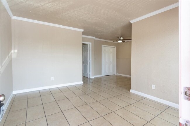 Building Photo - 3045 Golfcrest Blvd Unit 7 Rental