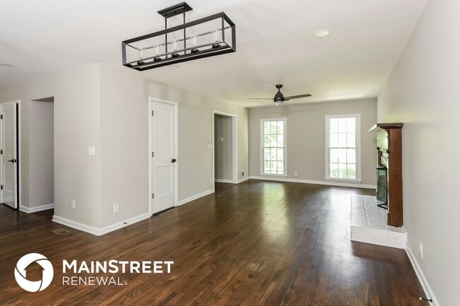 Photo - 2730 Cedarbrook Dr