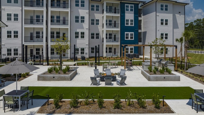 THE VANTAGE APARTMENTS