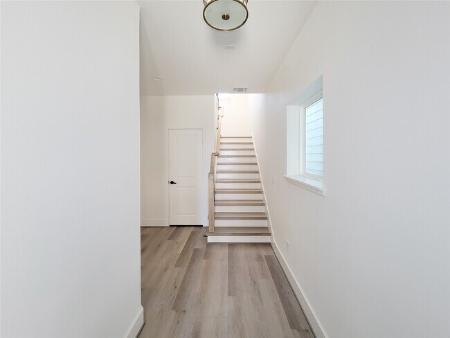 Photo - 7705 Earl Rudder Wy