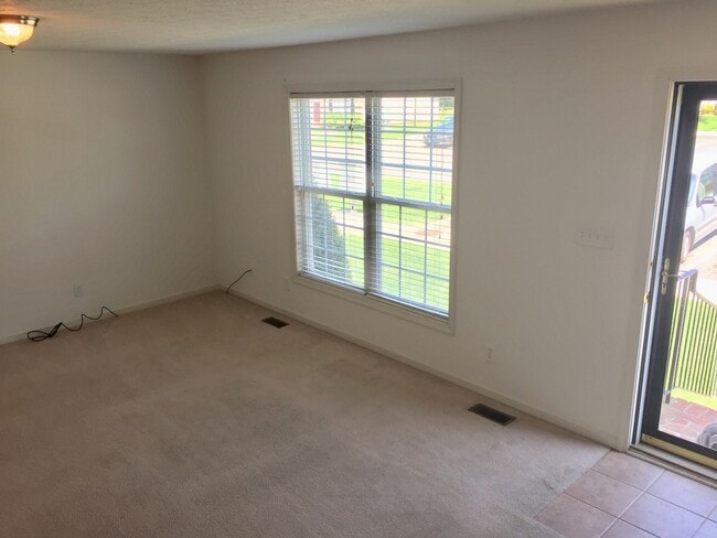 Photo - 1040 Middle View Dr