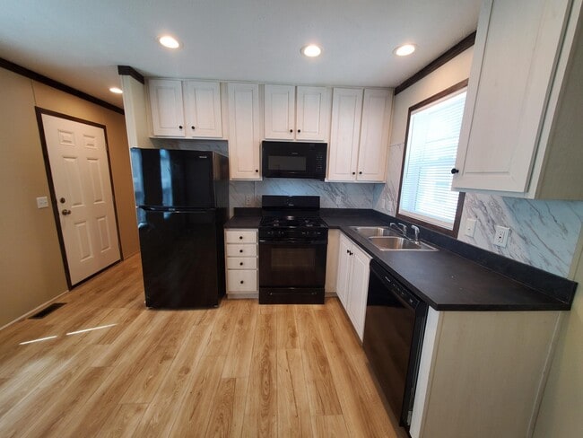 Photo - 24 Canal Dr