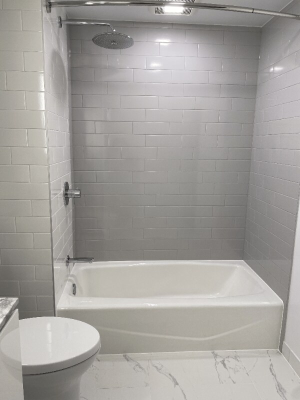 Photo - 987 Queen St