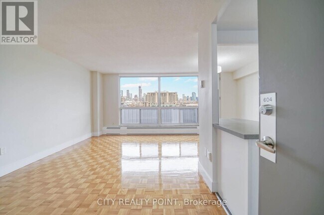 Photo - 666 Spadina Ave. Unit 2403