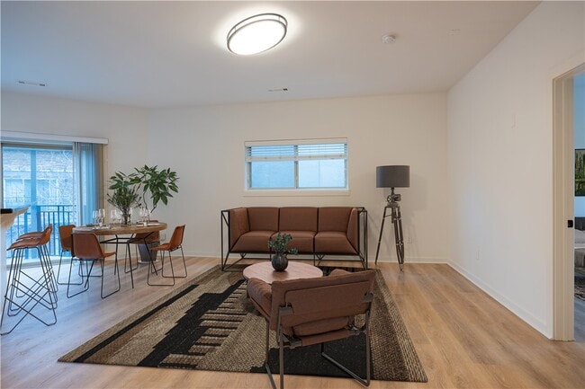 Photo - 300 SW 6th St Unidad 20