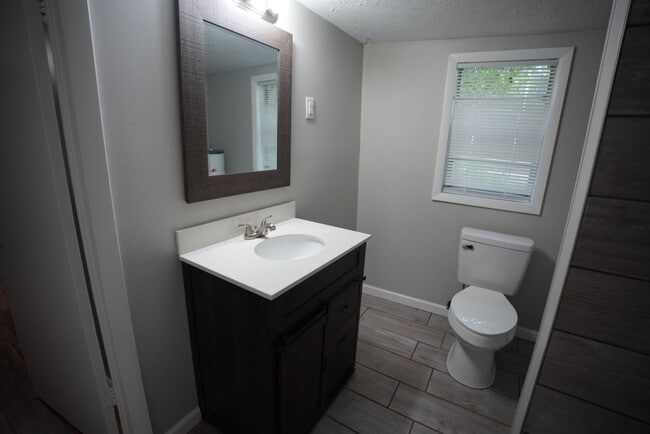 Photo - 1415 Hatcher Ave SE