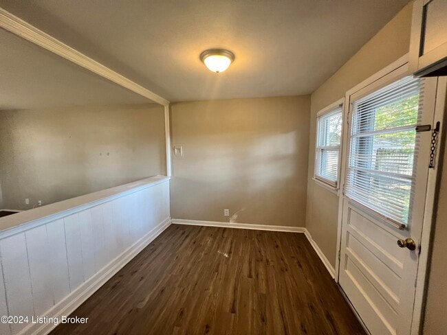 Photo - 253 Briarwood Ln