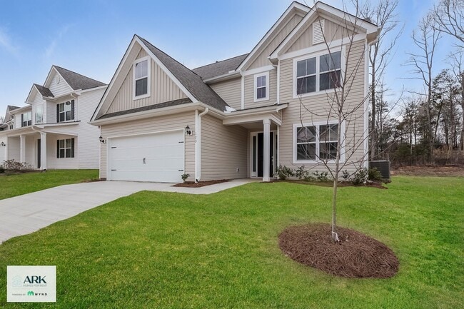 Photo - 309 Woodgate Wy