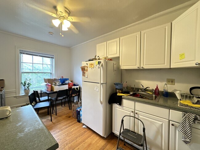 Photo - 2151 N Fremont St Unidad N4