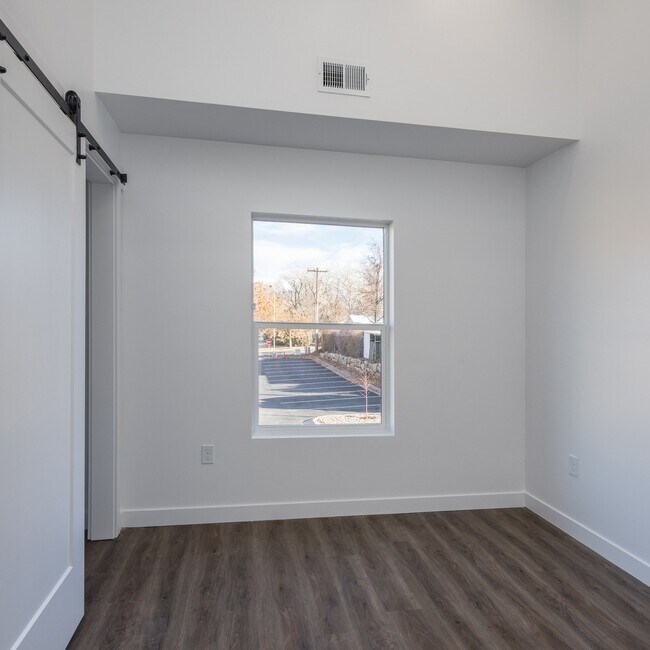 Photo - 443 Kane Creek Blvd Unit B214