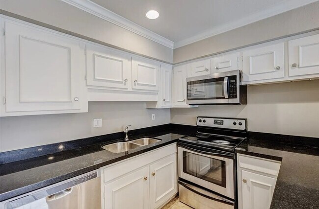 Photo - Room in Condo on Fleetwood Oaks Ave