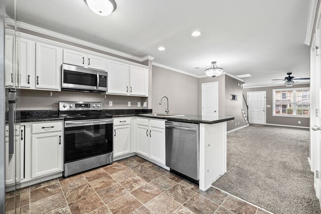 Photo - 2 Bedroom Pet Friendly Condo For Rent Near Beachaven Vineyard!