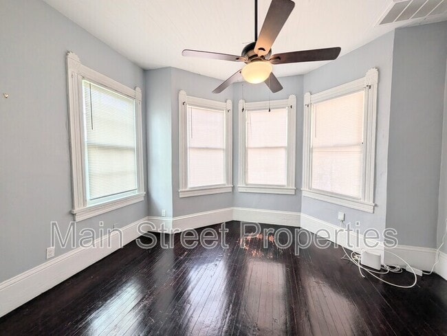 911 N Spring St Unit 4
