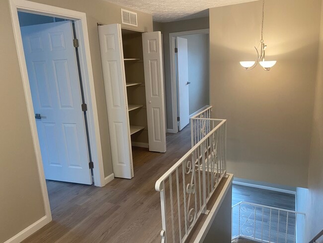 Photo - 74 Willowick Dr