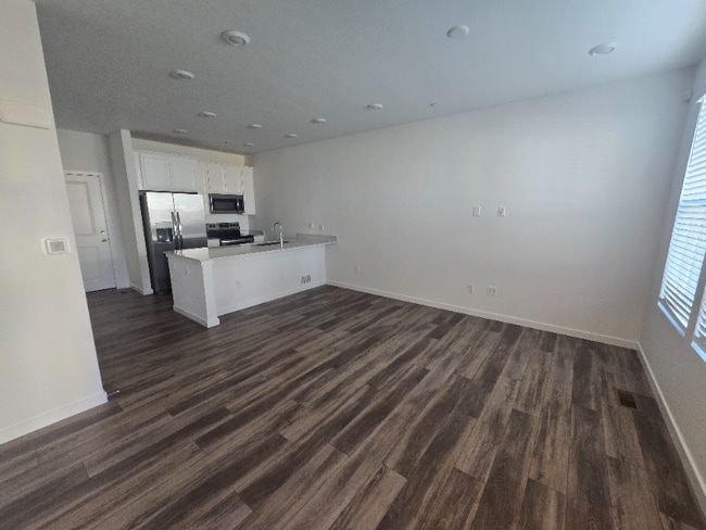 Photo - 5387 Euclid Dr