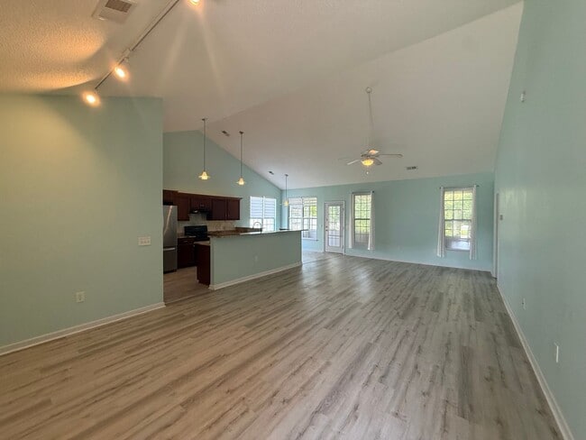 Photo - 2302 Clandon Dr