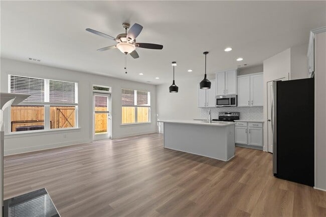 Photo - 2527 Riverside Rd