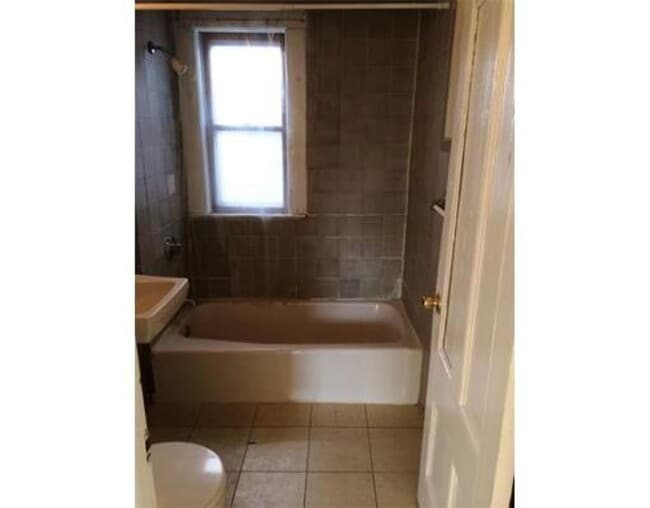 Photo - 12 Baxendale Ave Unit 3