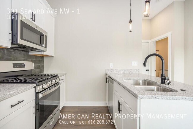 Photo - 301 Seward Ave NW Unit 1