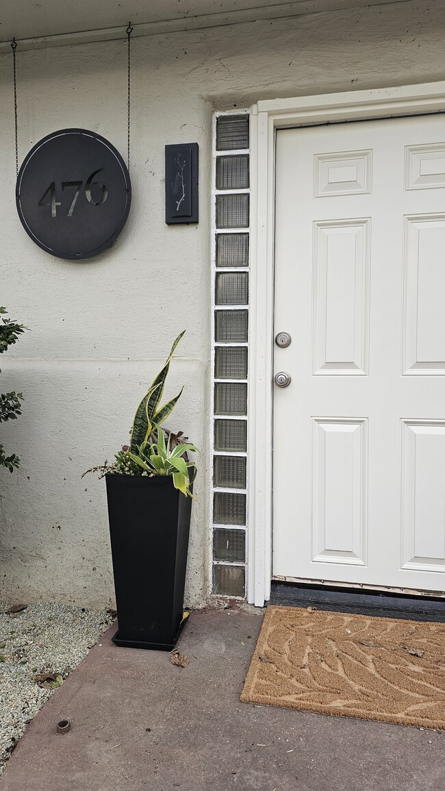 Photo - 476 E 7th Ave