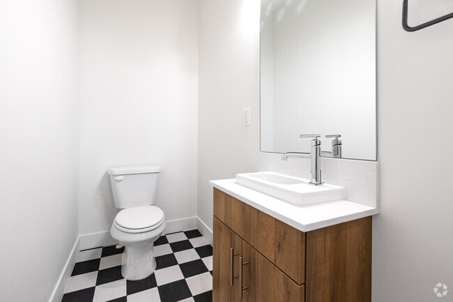 2BR, 2.5BA - 1,680SF - Bathroom