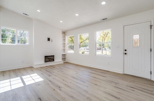 Photo - 710 North St