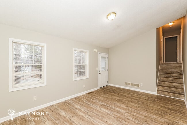 Photo - 105 Betty Ln