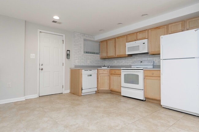 Photo - 904 Webster St NW