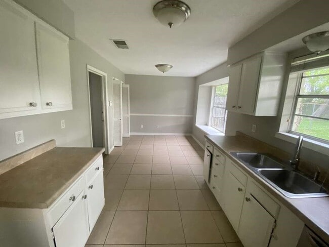 Photo - 16631 Blackhawk Blvd