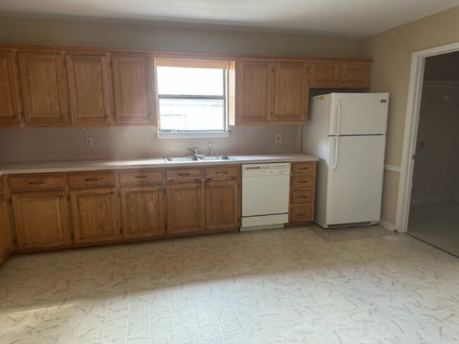 Photo - 2527 Westminster Dr