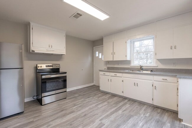 Photo - 318 E Ash St