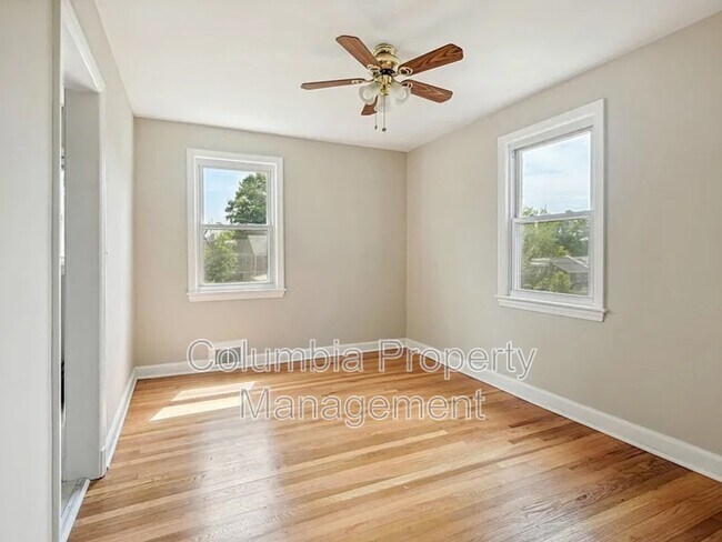 Photo - 5053 11th St NE