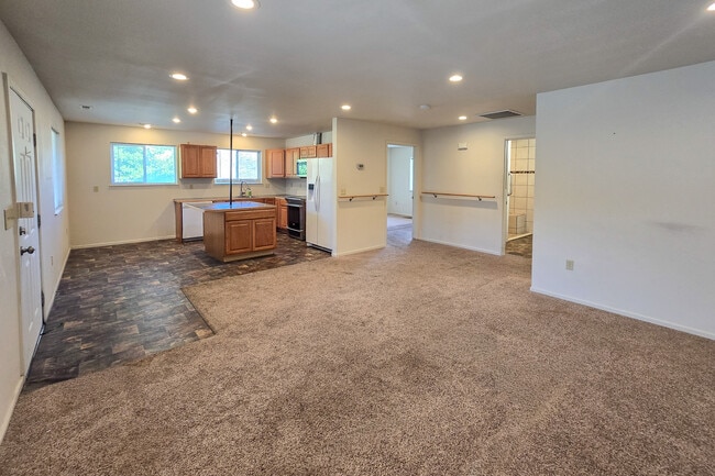 Photo - 1310 Chucker Ln