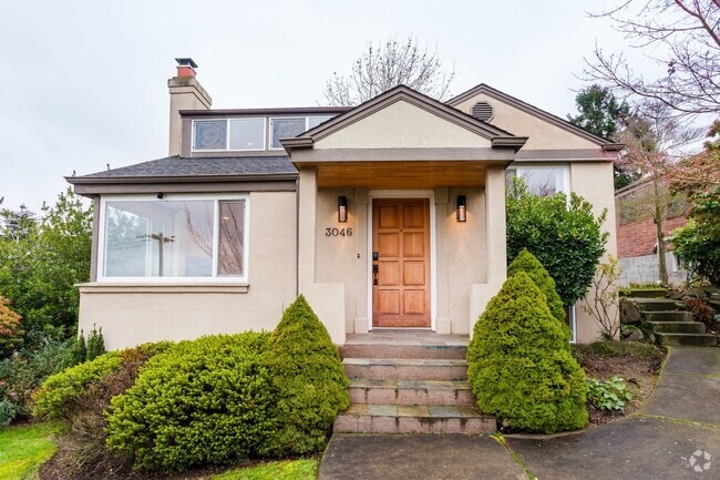 Building Photo - Beautiful 4 Bedroom Home in Queen Anne!