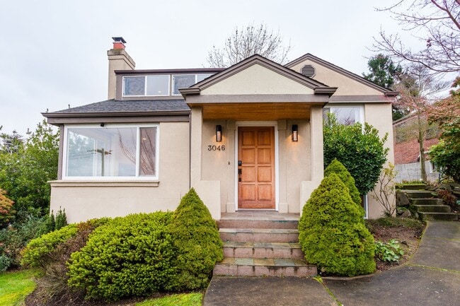 Building Photo - Beautiful 4 Bedroom Home in Queen Anne!